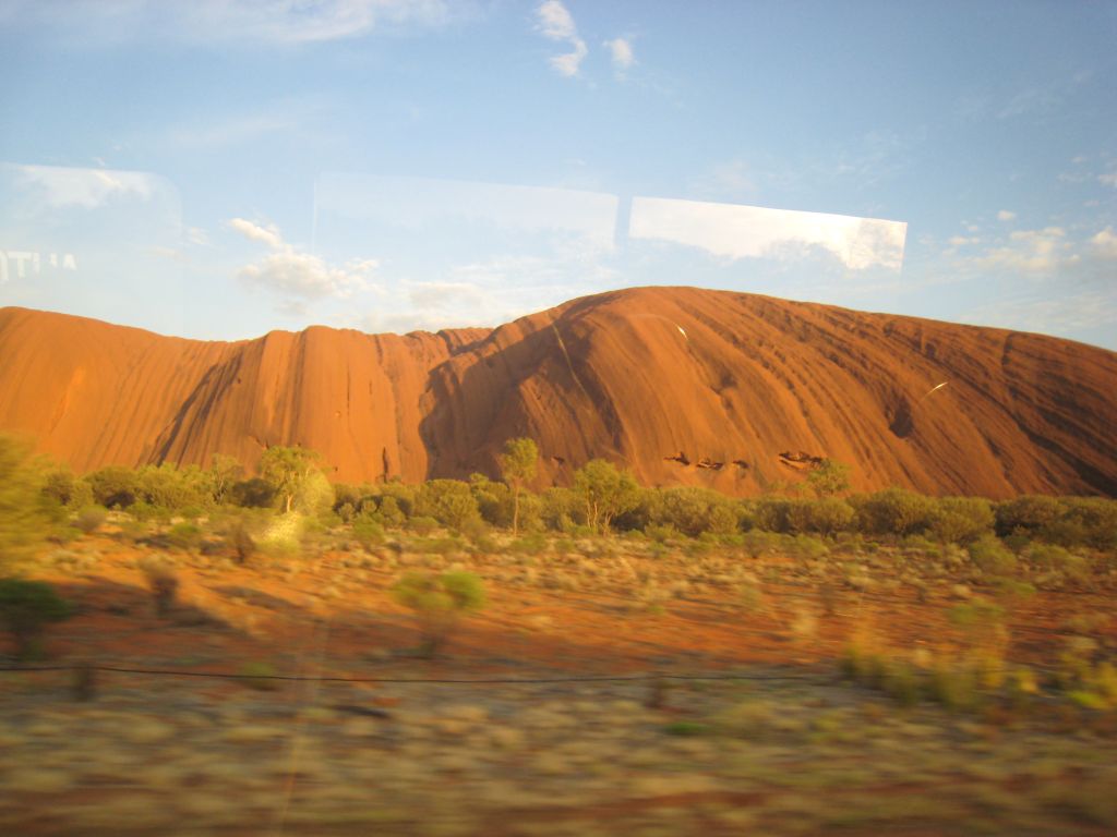 カンガルー日記；ウルル（エアーズロック）の地層