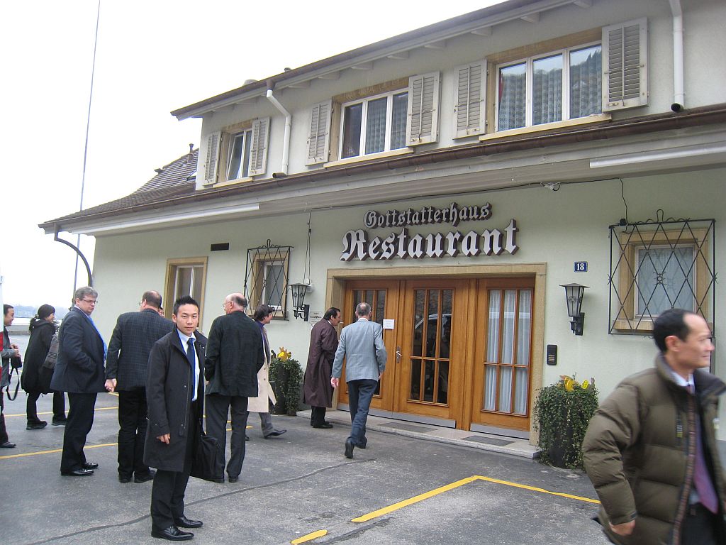 スイス ビアン湖畔のレストラン