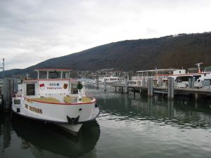 ケルンの水(Eau de Cologne) ；スイス　ビアン湖の遊覧船